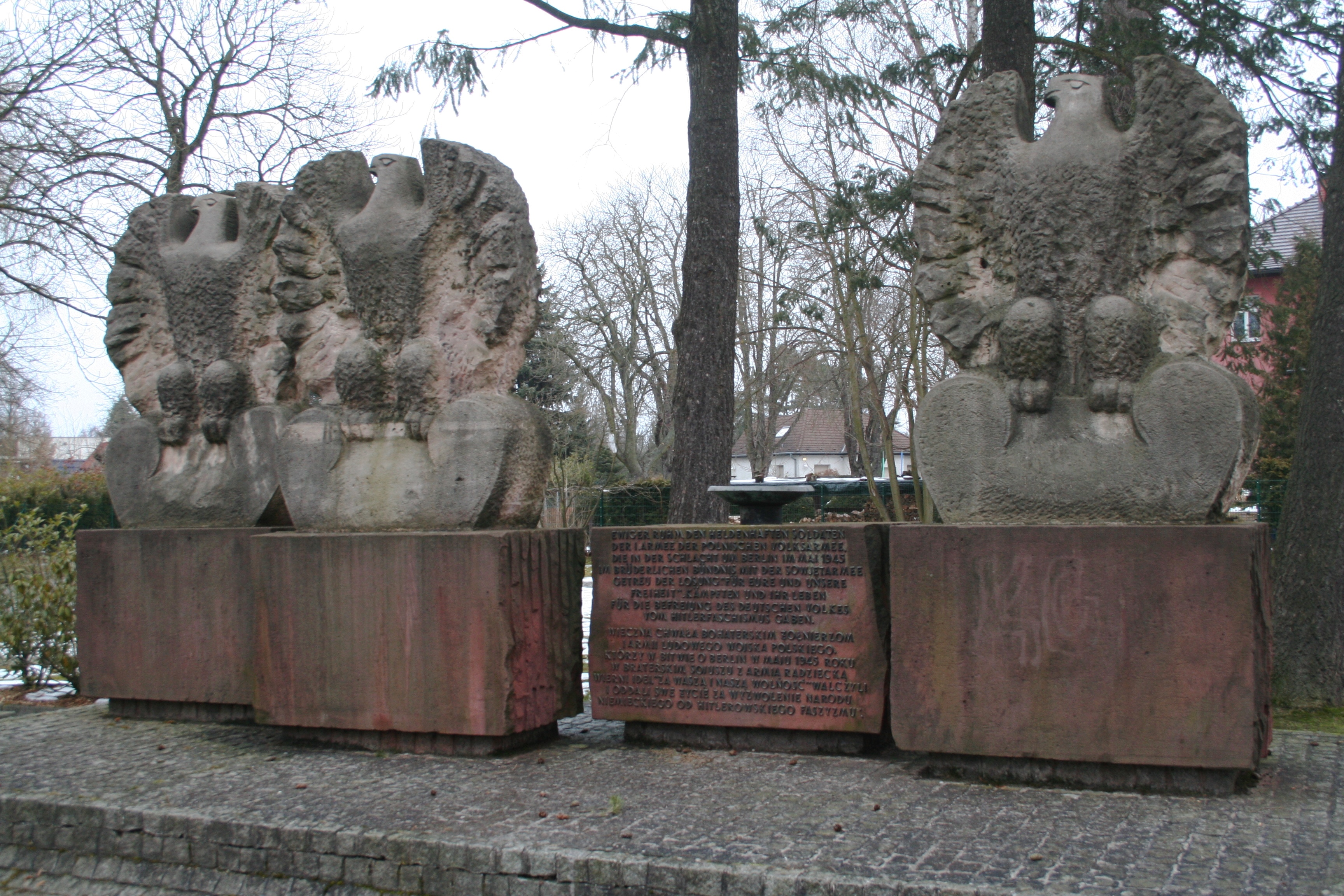 Fotografia przedstawiająca Pomnik Żołnierzy I Armii Wojska Polskiego w Berlinie