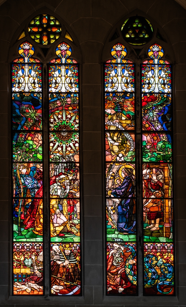 Fotografia przedstawiająca Joseph Mehoffer\'s stained glass ensemble in Freiburg