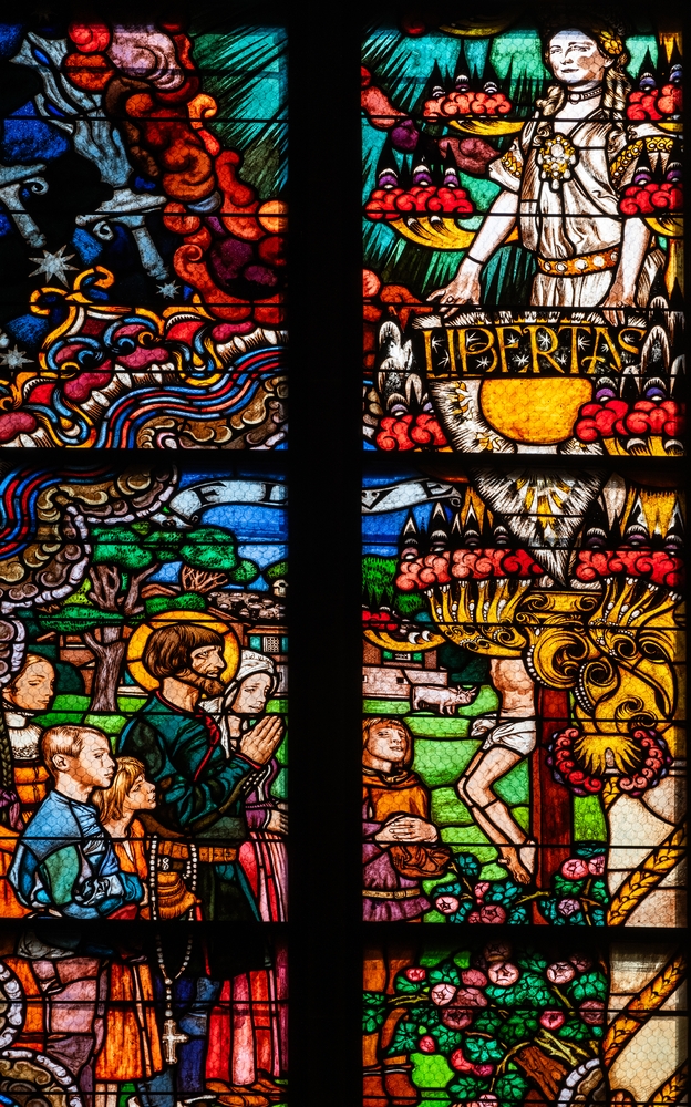 Fotografia przedstawiająca Joseph Mehoffer\'s stained glass ensemble in Freiburg