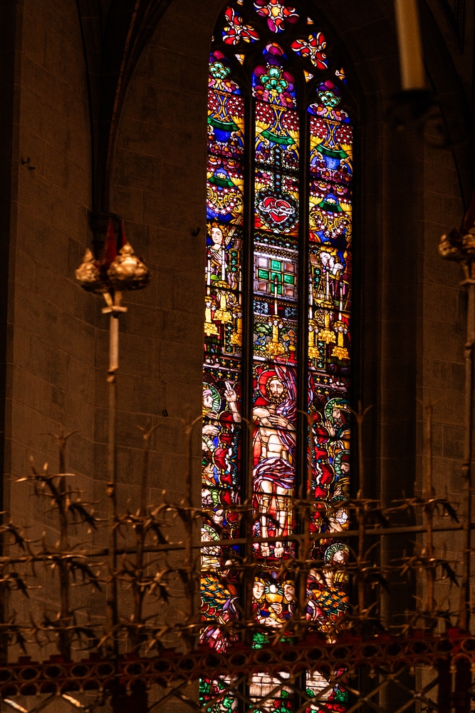 Fotografia przedstawiająca Joseph Mehoffer\'s stained glass ensemble in Freiburg