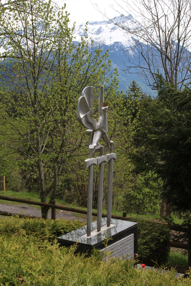 Photo showing Monument to the soldiers of the Second Infantry Rifle Division in Leysin