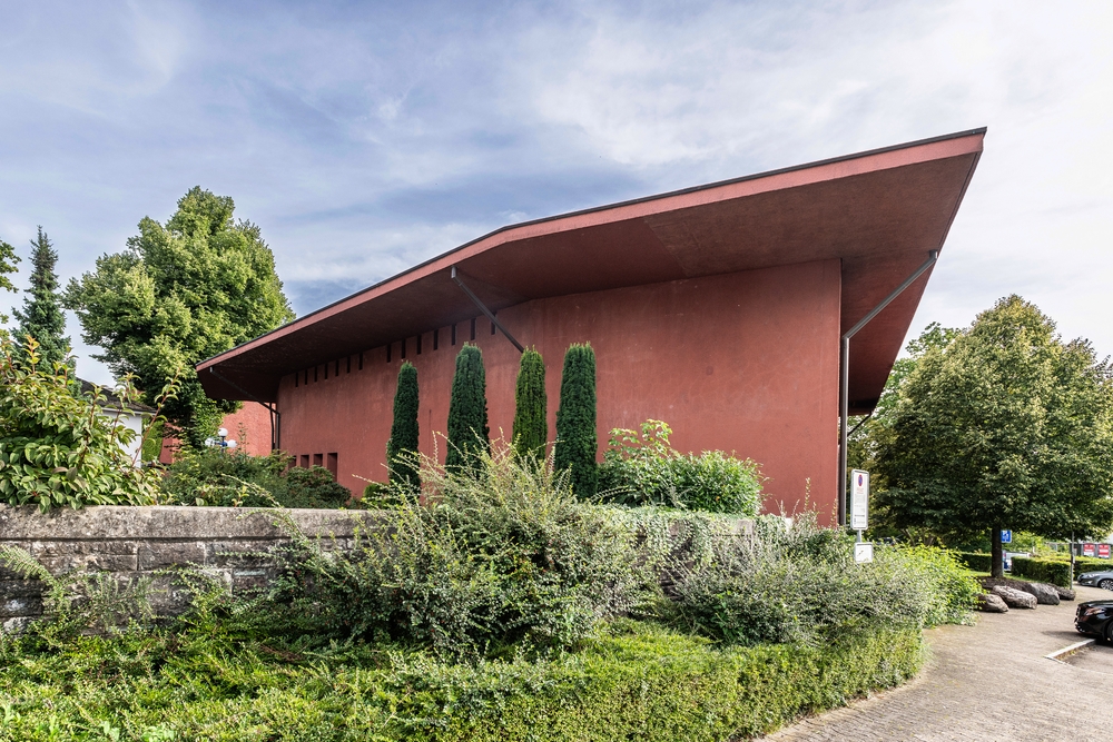 Fotografia przedstawiająca Wystrój kościoła St. Anna w Opfikon-Glattbrugg