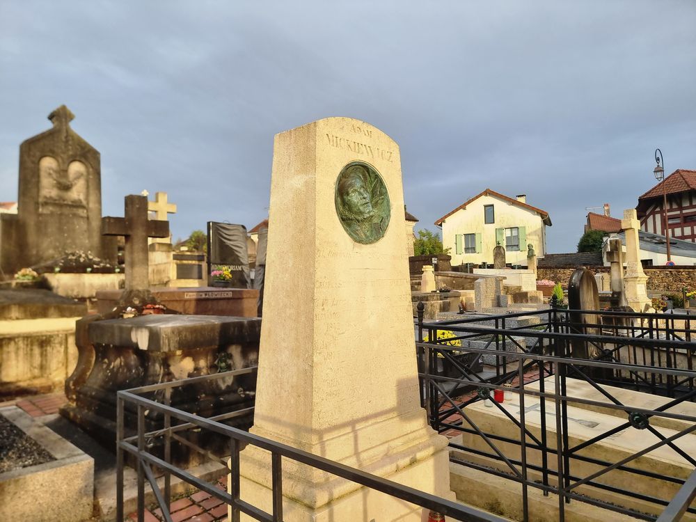 Photo showing Tombstone of Adam Mickiewicz and his family in Montmorency