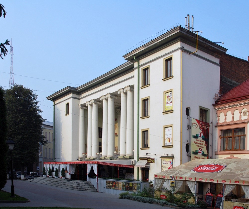 Fotografia przedstawiająca Historical buildings in Stanislaviv