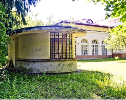 Pawilony po przedwojennych Targach Wschodnich i Wystawie Krajowej we Lwowie w parku Stryjskim (parku im. Jana Kilińskiego)