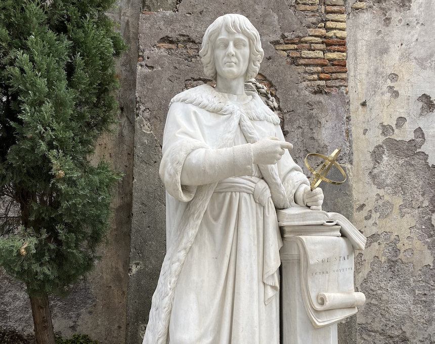 Photo showing Statue of Nicolaus Copernicus in Rome