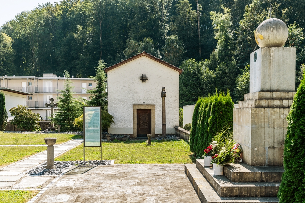 Photo montrant Decoration of the Polish chapel in Zuchwil