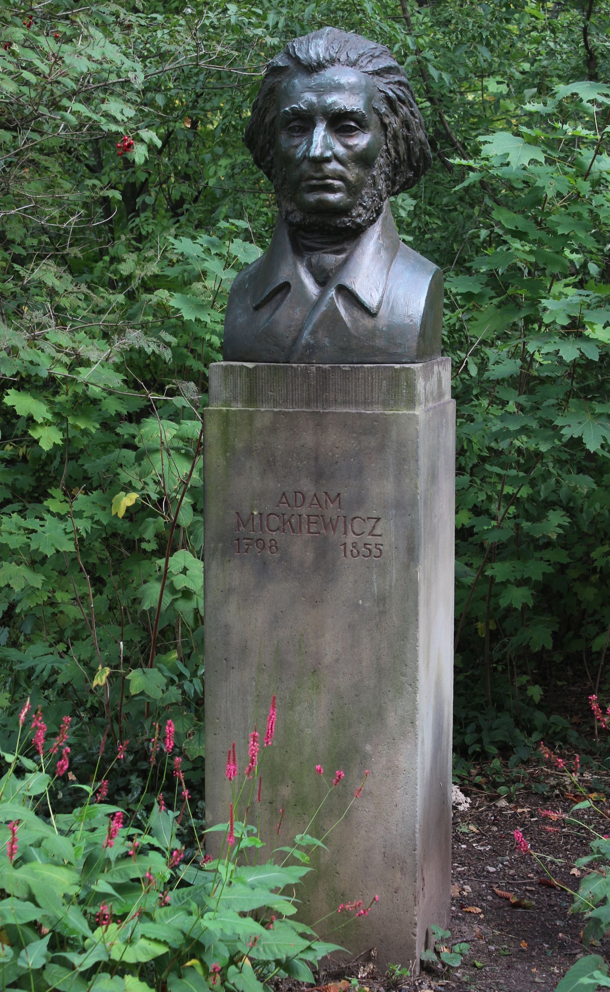Fotografia przedstawiająca Герард Тіме - пам\'ятник Адаму Міцкевичу у Веймарі