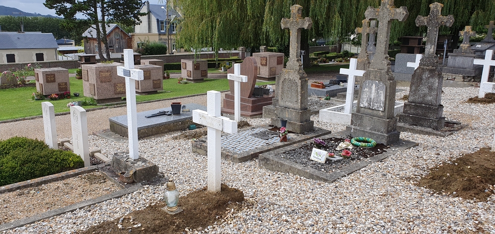 Grave of Plut. Pilot Leon Nowak in the local cemetery