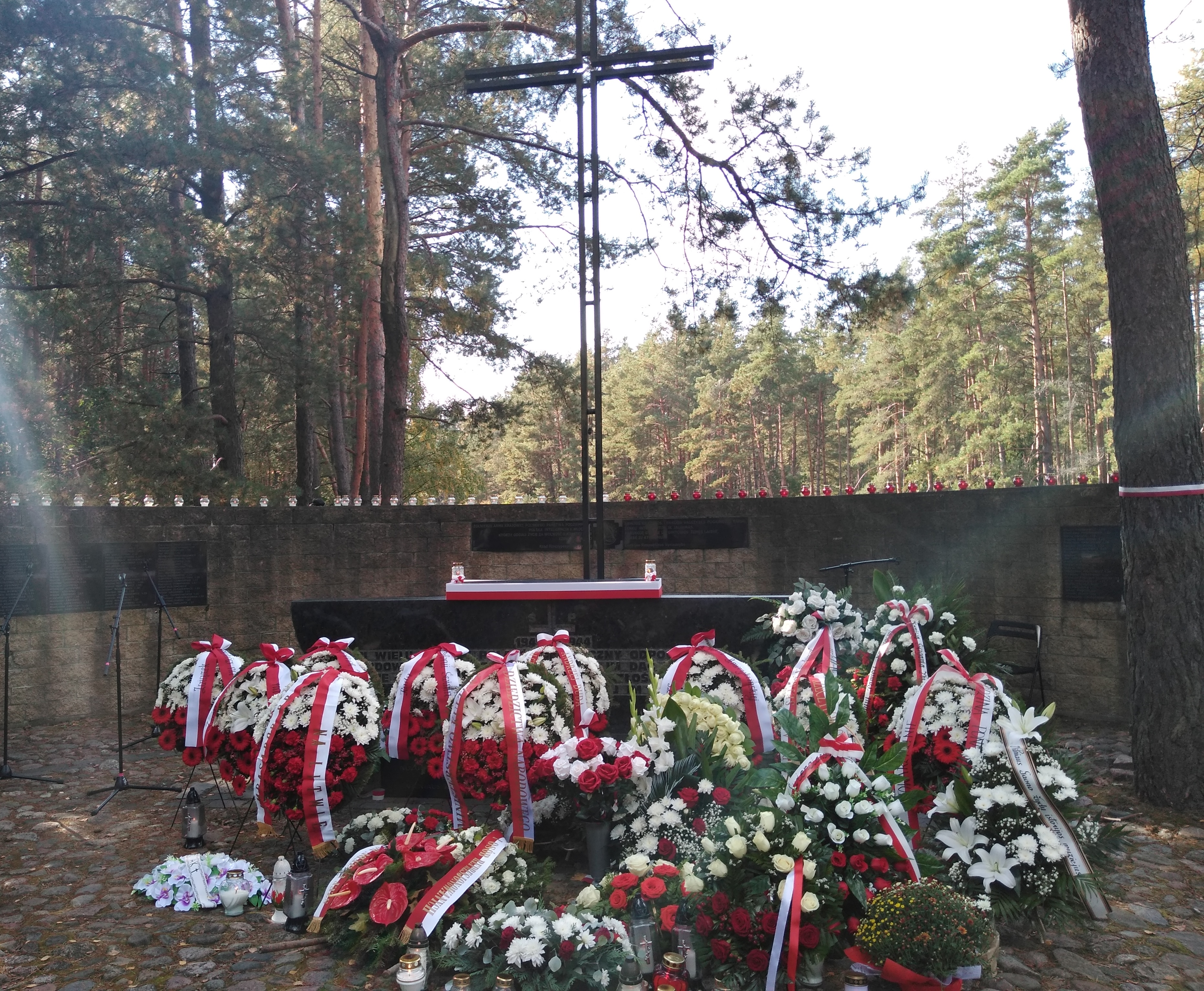 Paneriu Memorialas - Complexe commémoratif de Ponary, commémorant les victimes du nazisme pendant la Seconde Guerre mondiale