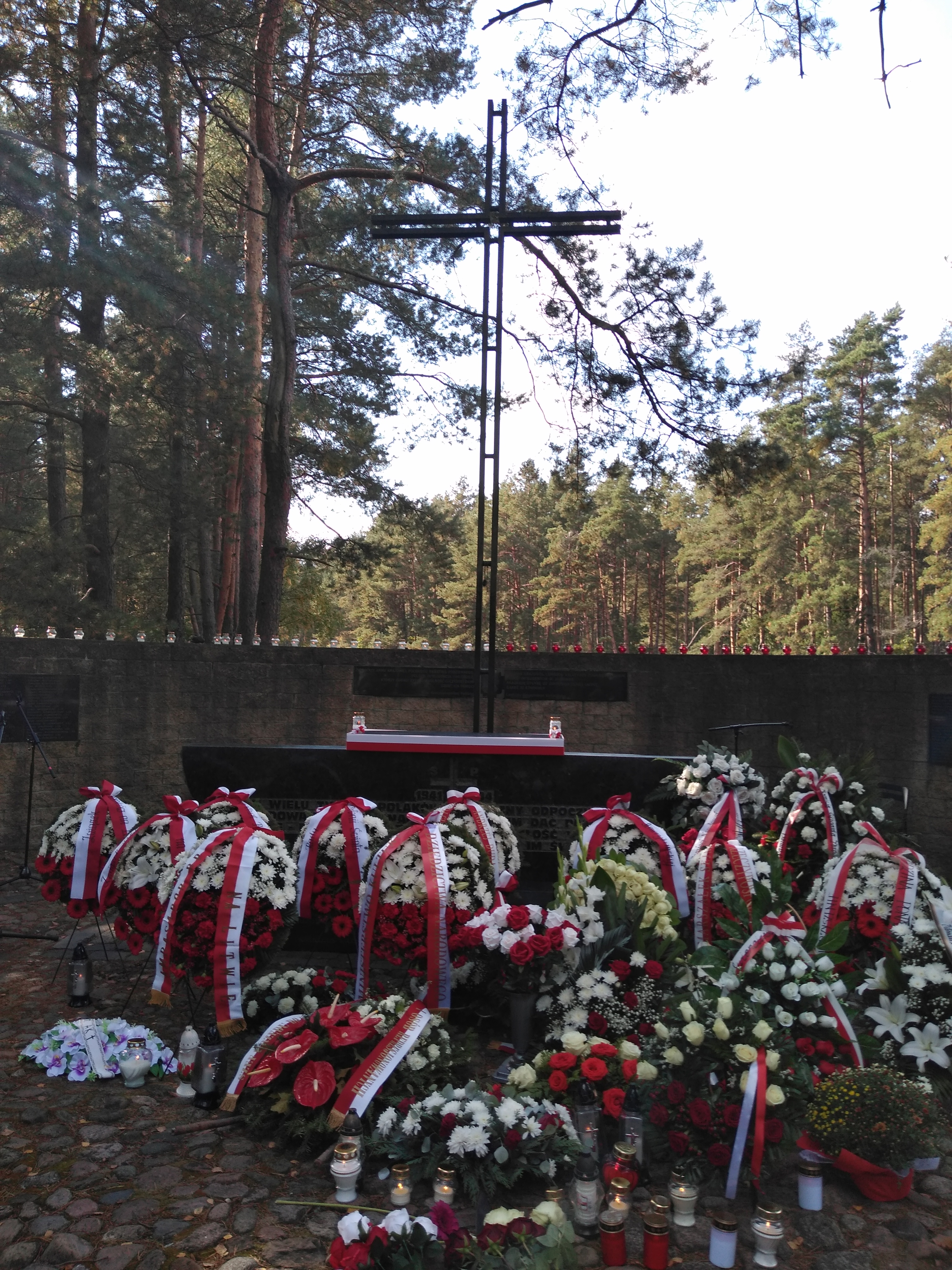 Paneriu Memorialas - Complexe commémoratif de Ponary, commémorant les victimes du nazisme pendant la Seconde Guerre mondiale