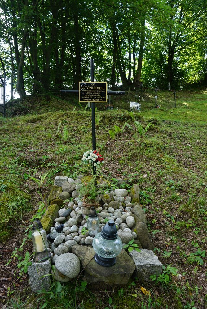 Photo showing Grave of st. przod. Border Guard Antoni Sidełko in the old cemetery