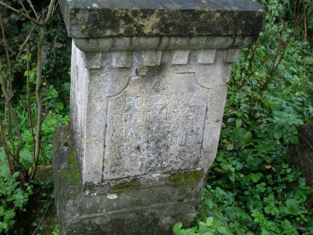 Tombstone of Franciszek Macyszyn, cemetery in Bielawiny, state from 2006