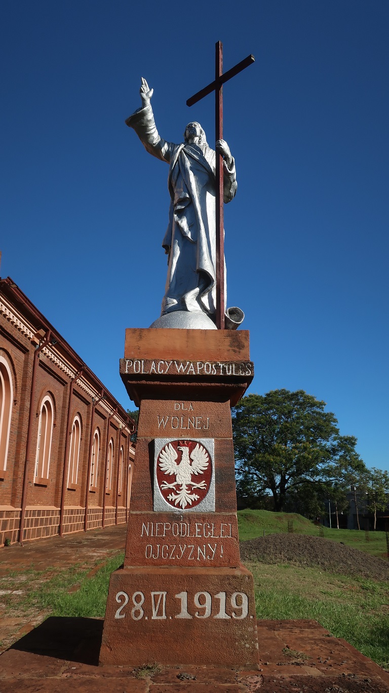 Monument in Apóstoles commemorating the restoration of Polish independence