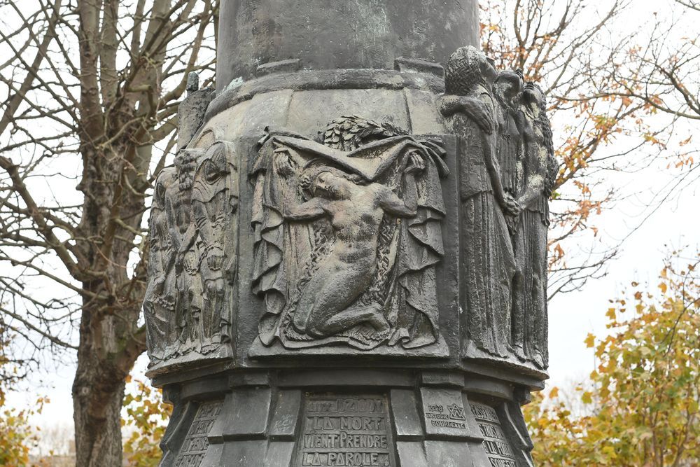 Photo montrant Monument to Adam Mickiewicz in Paris