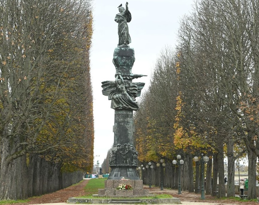 Photo montrant Monument to Adam Mickiewicz in Paris