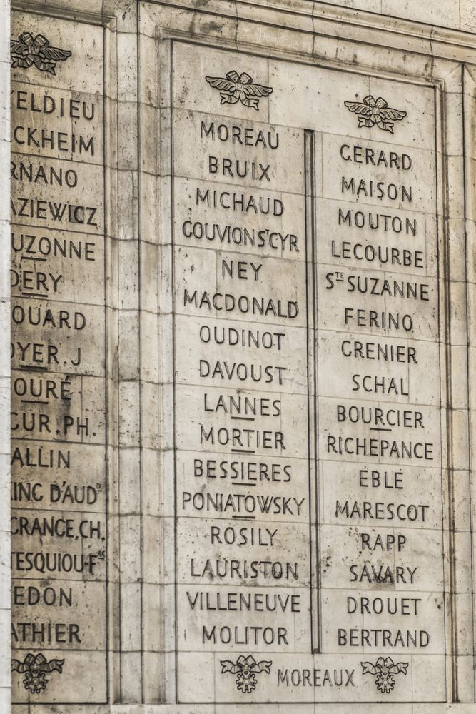 Fotografia przedstawiająca Commemoration of Polish cities and commanders on the Arc de Triomphe in Paris