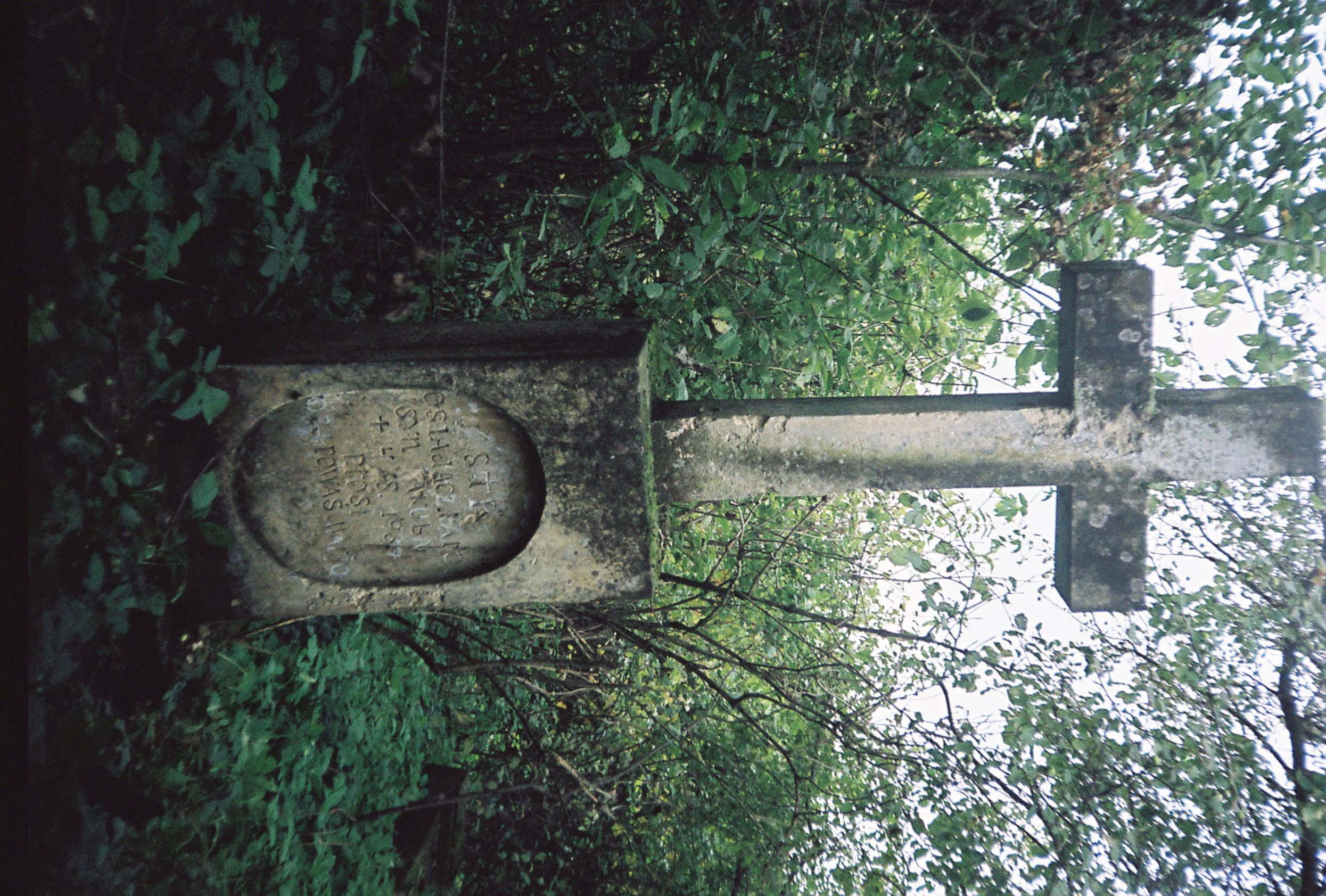 Nagrobek Karola Osiadacz, cmentarz w Bielawińcach, stan z 2006 r.
