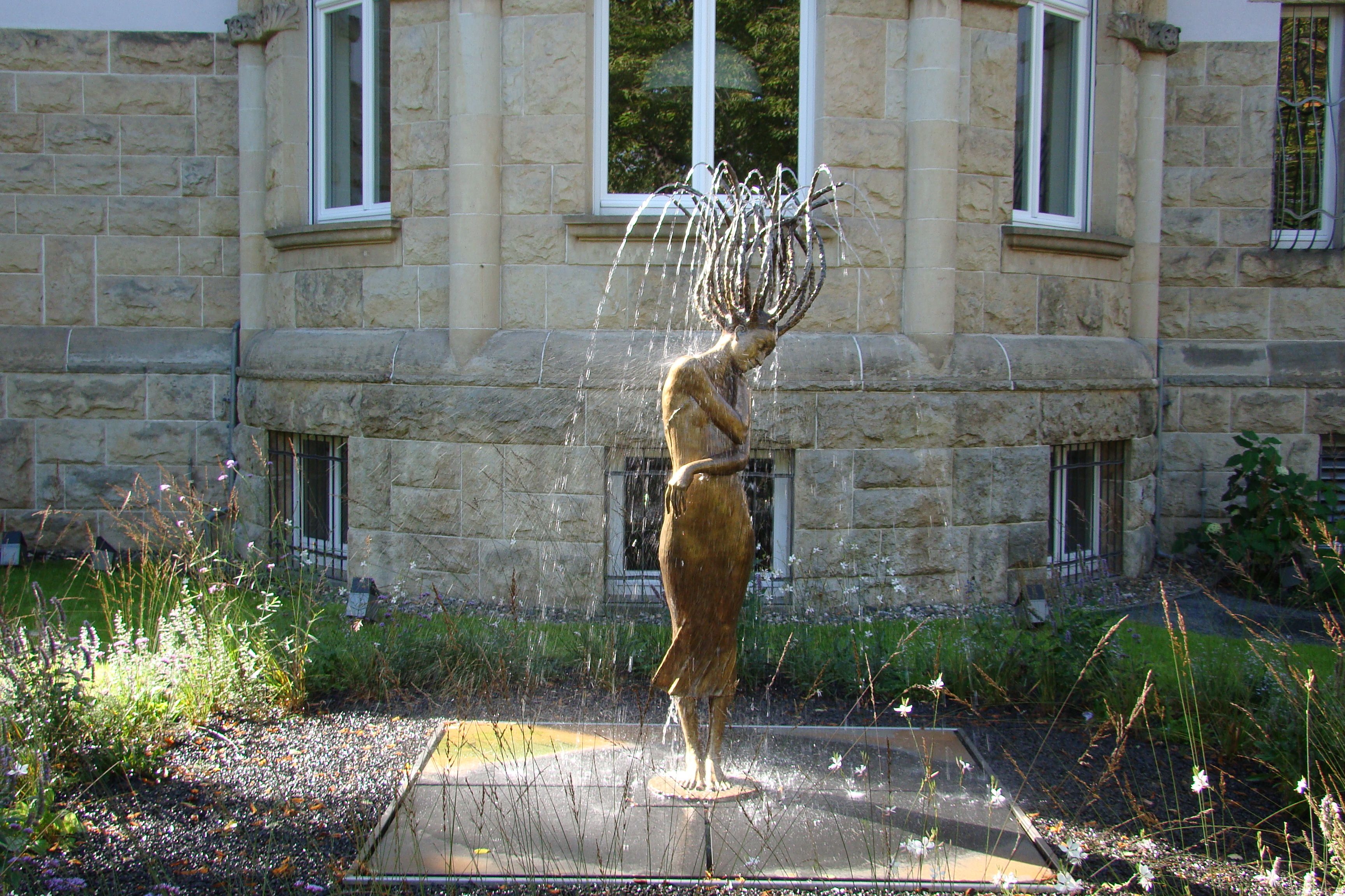 Fotografia przedstawiająca Sculpture \"Primavera\" by Małgorzata Chodakowska in Dresden