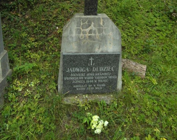 Nagrobek Jadwigi Dudziec na wileńskiej Rossie