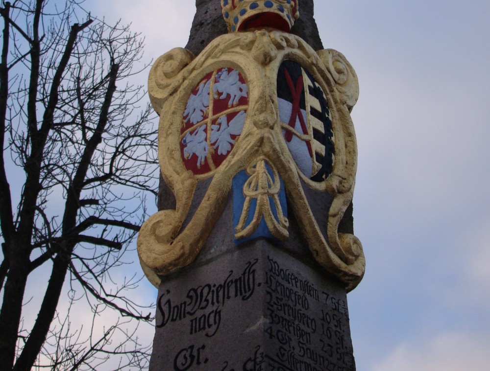 Fragment słupa poczty polsko-saskiej w Oberwiesenthal