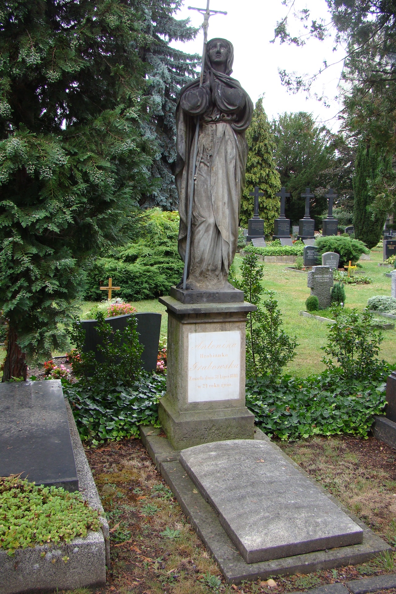 Nagrobek Antoniny Grabowskiej na starym cmentarzu katolickim w Dreźnie