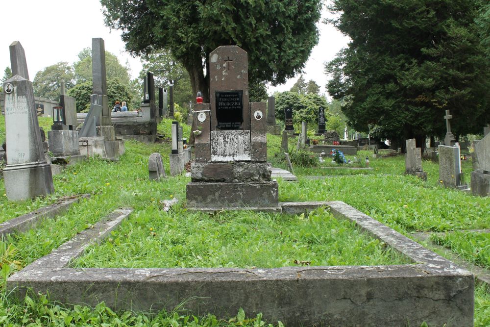 Tombstone of the Brzezina family and of Franciszek Monczka