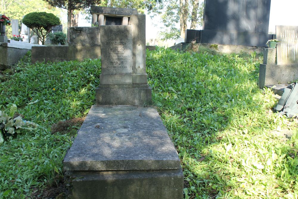 Firla family tombstone