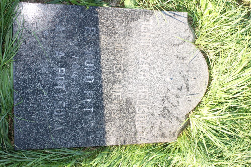 Tombstone of the Helis and Potyš families