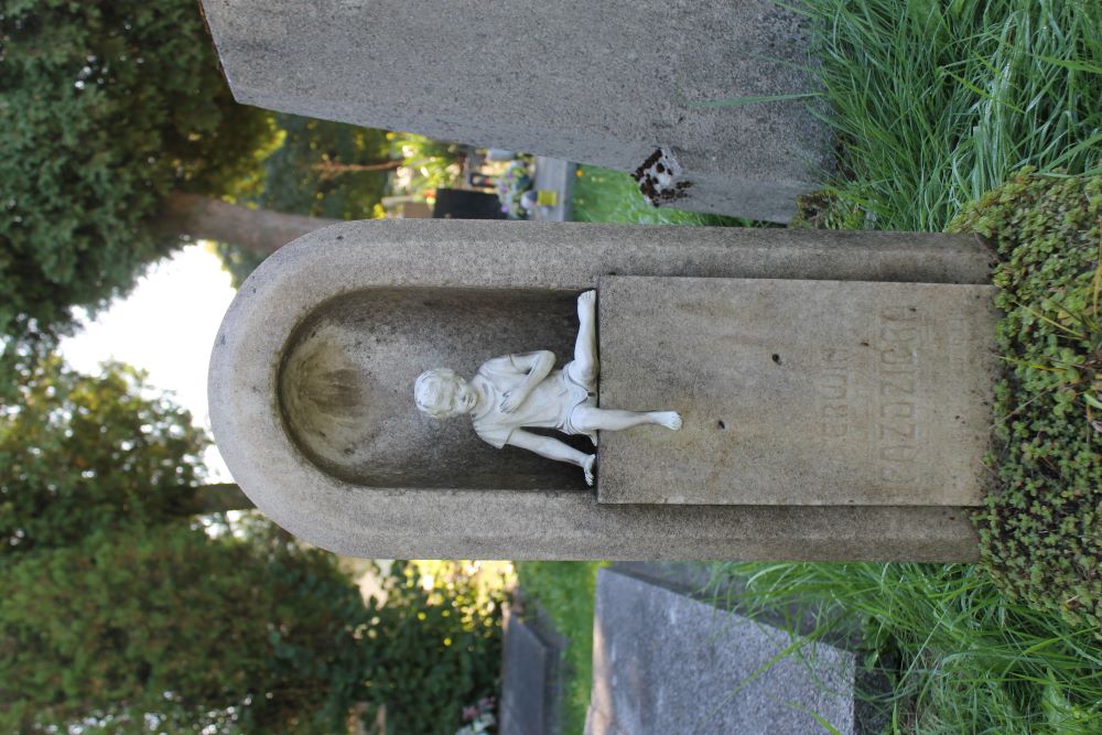 Erwin Pazdzior's gravestone