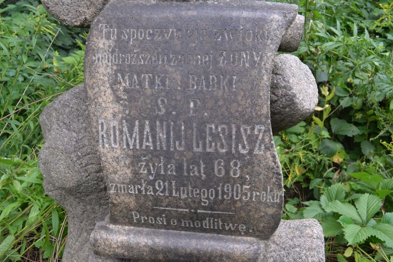 Fragment nagrobka Romanii Lesisz, cmentarz Bajkowa w Kijowie, stan z 2021.
