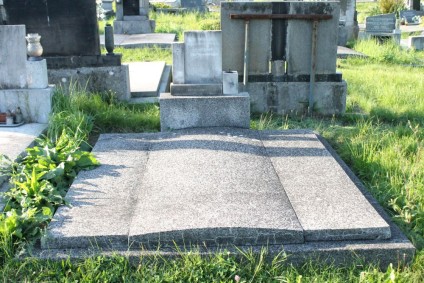 Nagrobek Jana i Agnieszki Chylińskich