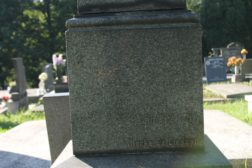 Tombstone of Ewa Plinta