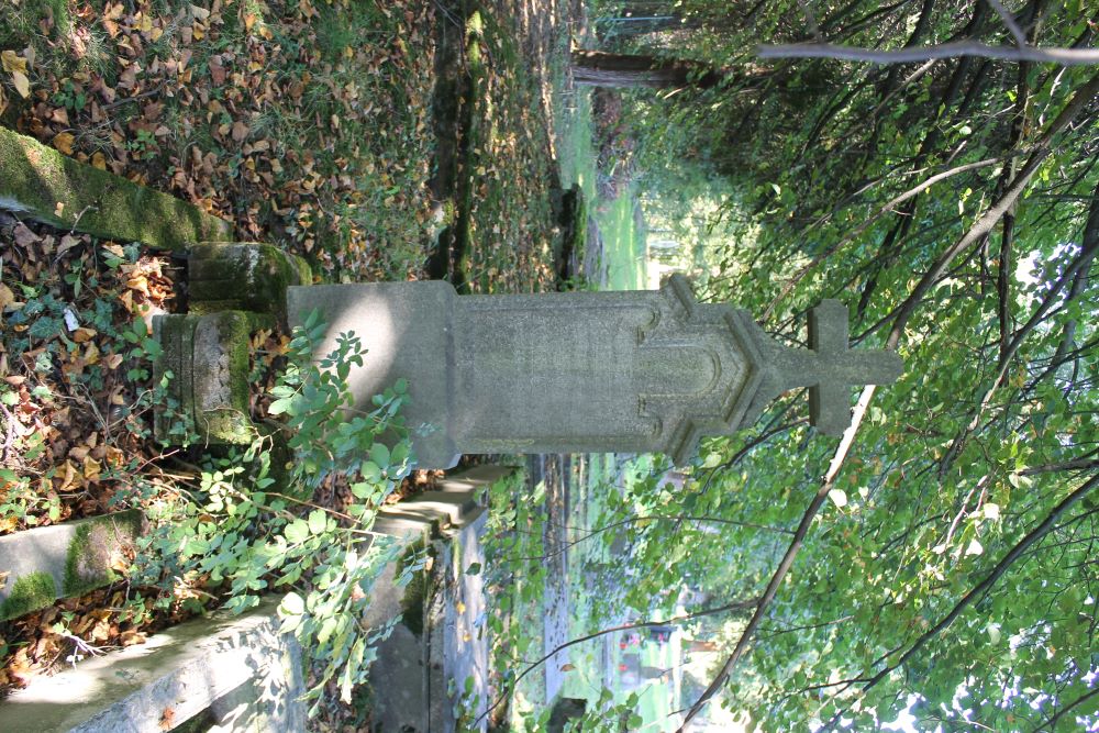 Tombstone of Jan and Mari Kubeczka