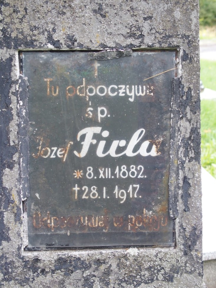 Gravestone inscription of Josef Firla, Karviná cemetery (Doły district)