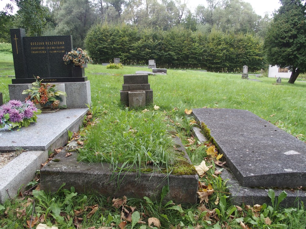 Nagrobek N.N., cmentarz w Karwinie (dzielnica Doły)