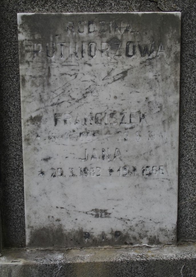 Inskrypcja nagrobka rodziny Putniorzowów, cmentarz w Karwinie (dzielnica Doły)