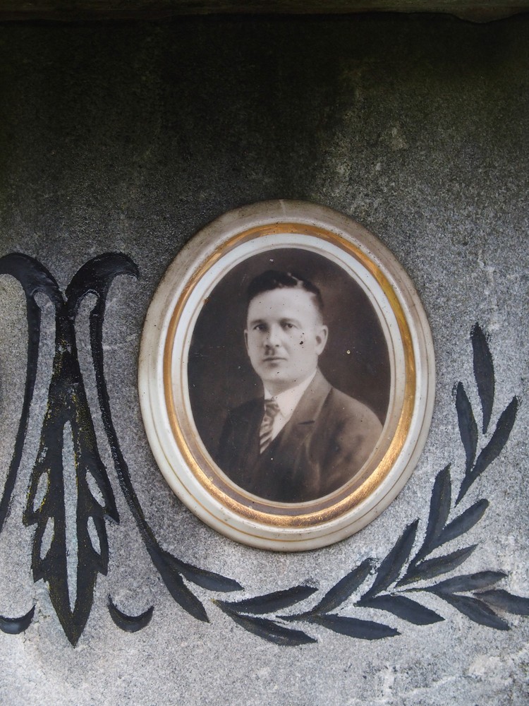 Fotografia przedstawiająca Nagrobek rodzin Spandel i Zubek