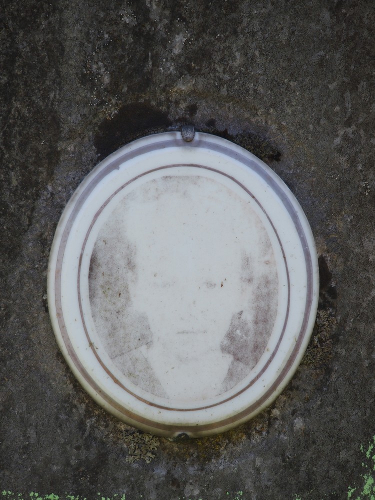 Photograph of the tombstone of Anna Duša, Karviná cemetery (Doły district)