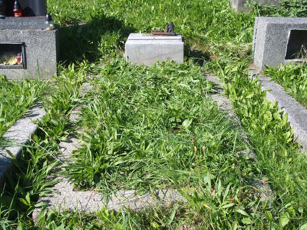 Nagrobek N.N., cmentarz w Karwinie (dzielnica Doły)