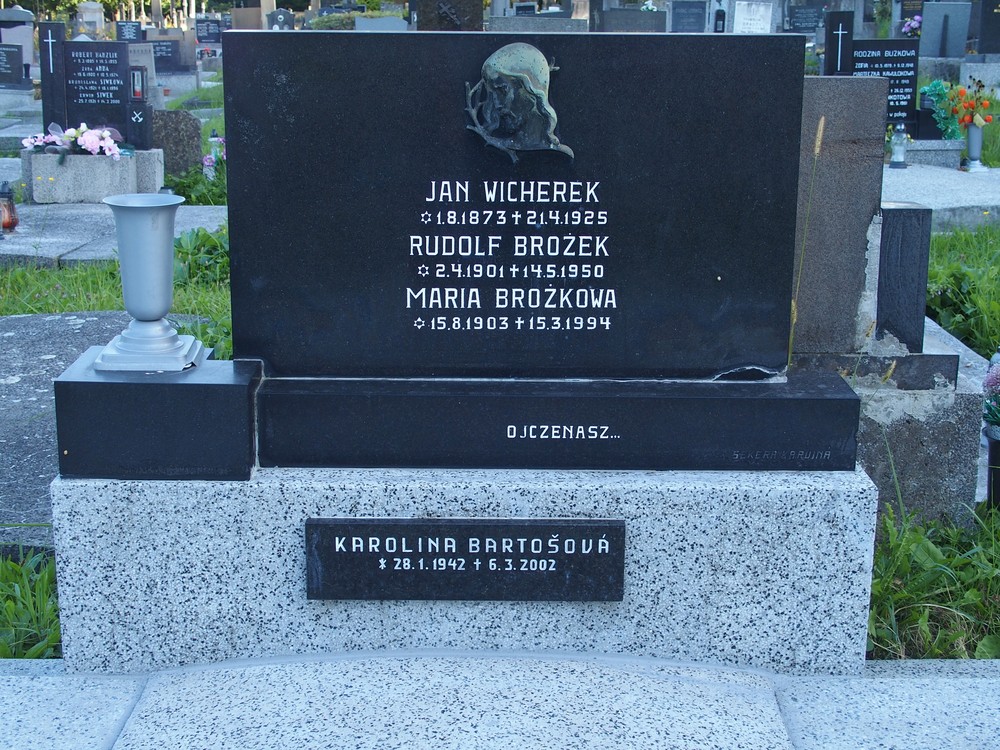 Fragment of a gravestone of Karolina Bartoszowa, Maria Brożek, Rudolf Brożek, Jan Wicherek, Karviná cemetery (Doły district)