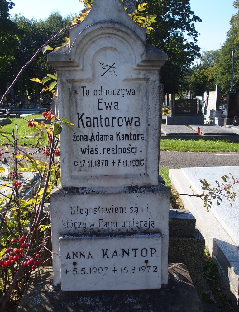 Fragment of the tombstone of Anna Kantor and Ewa Kantor, Sibica cemetery (now Český Těšín-Sibica)