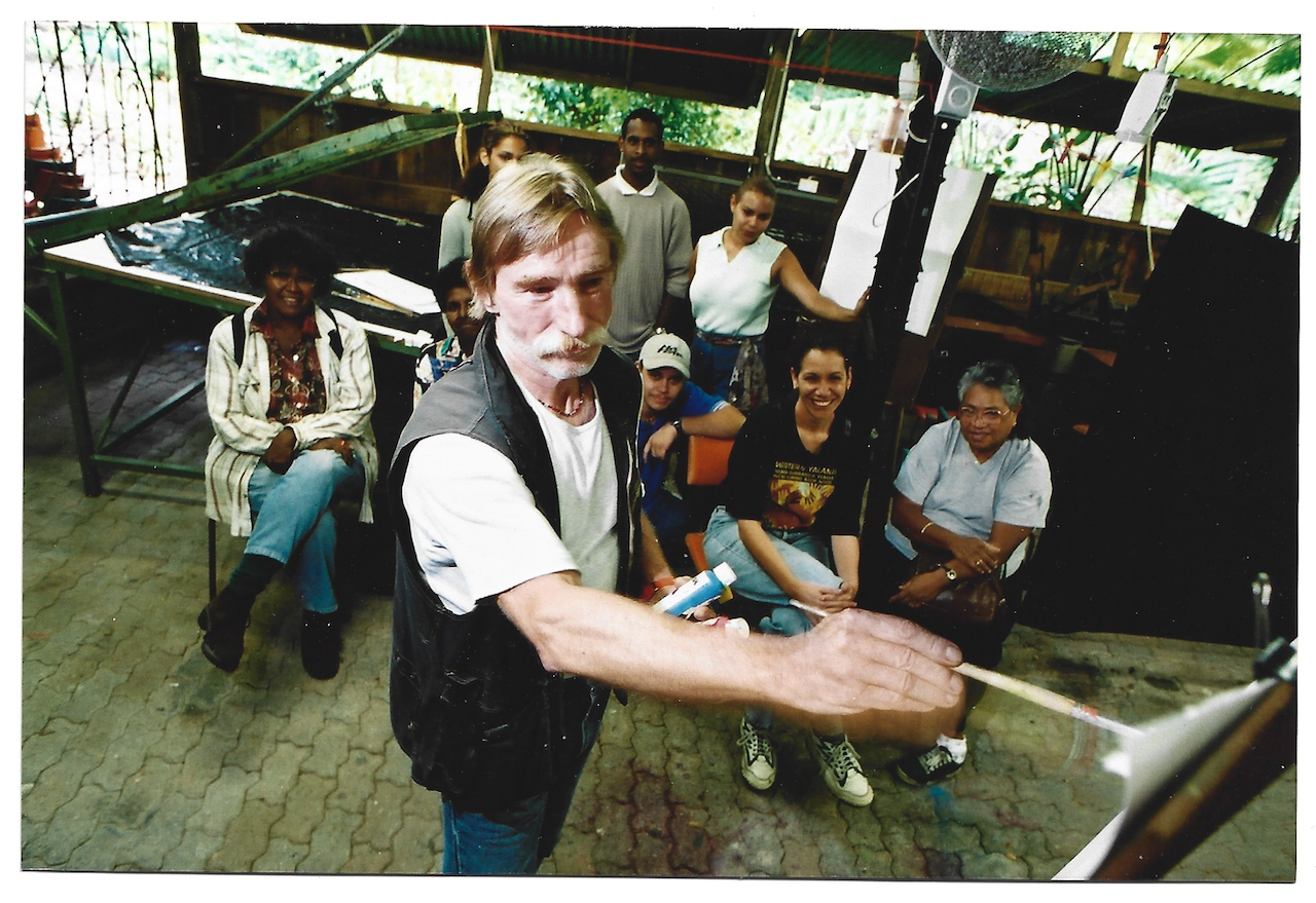 Krzysztof Pęciński leading a painting workshop during his visit to Australia in 2000