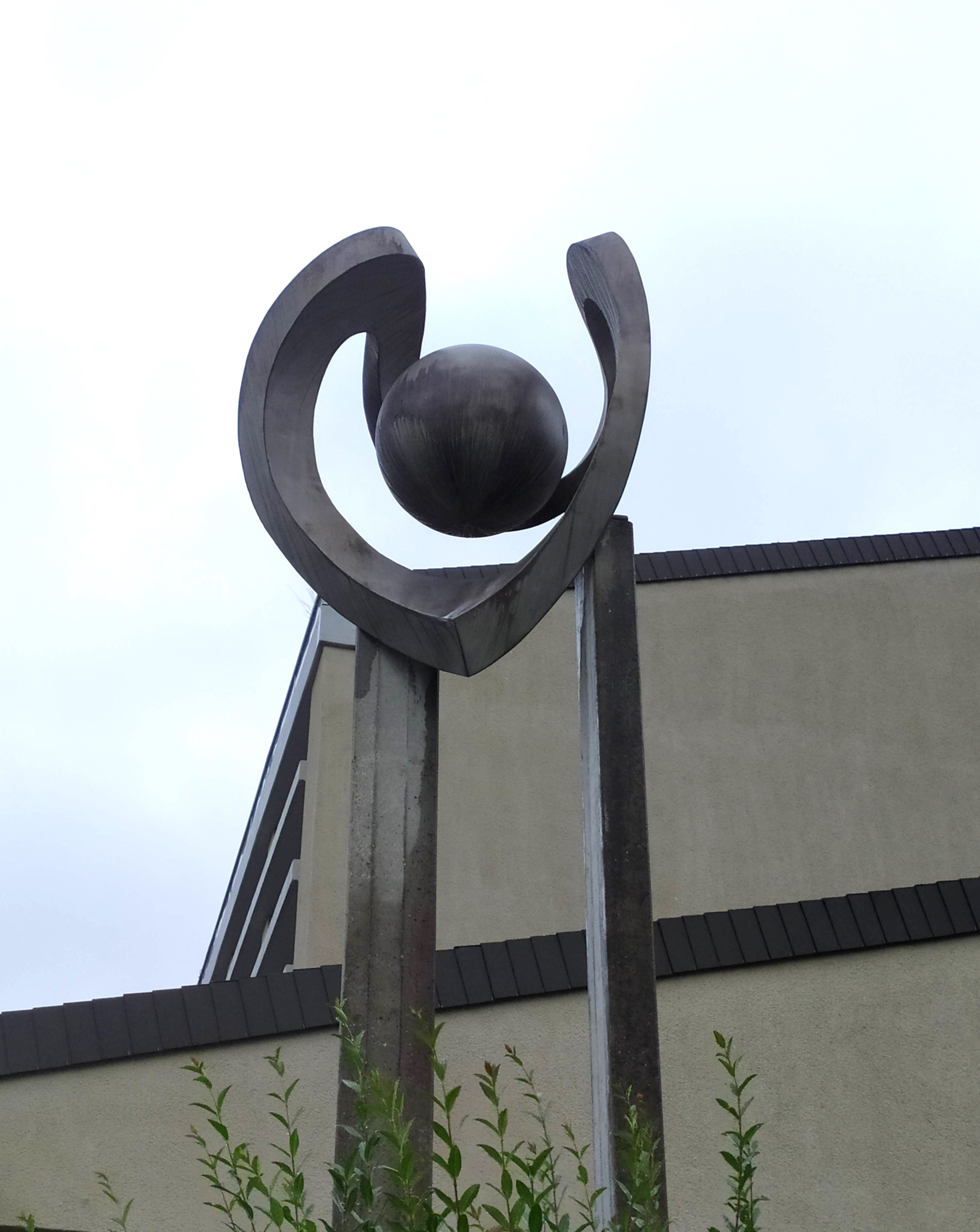 M. Piotrowski, World in the Heart/Welt im Herz (welded aluminium, 183x193cm), 1978. Dettenriederstrasse 24, Weisslingen, Switzerland