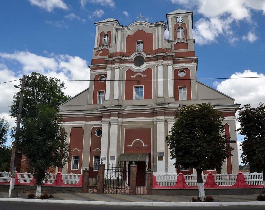 Kościół Parafialny pw. Wniebowzięcia Najświętszej Marii Panny w Monasterzyskach