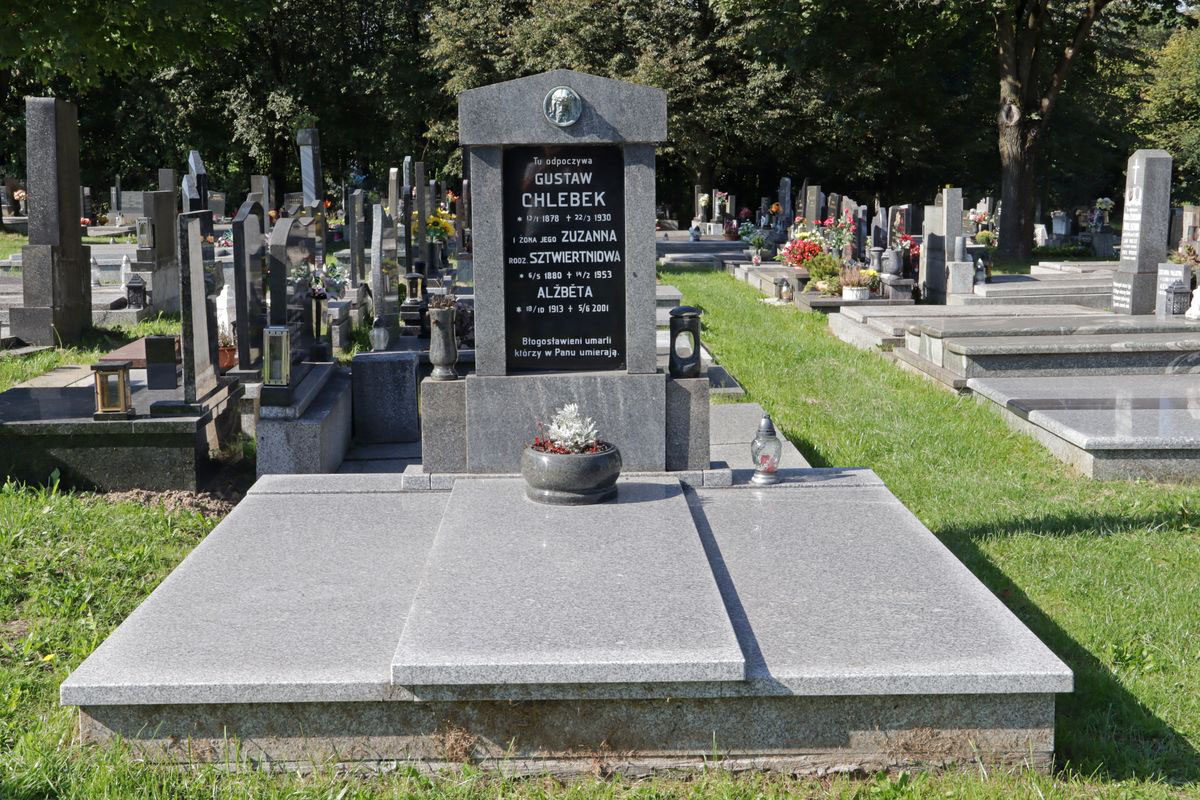 Tombstone of the Chlebek family, Sibica cemetery