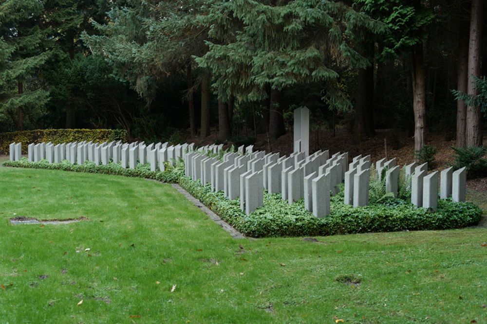 Photo showing Grave quarters of Poles from World War II in the Vorwerker Cemetery