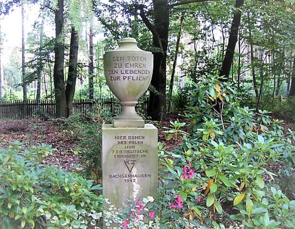 Photo showing Graves of Poles from World War II Waldfriedhof