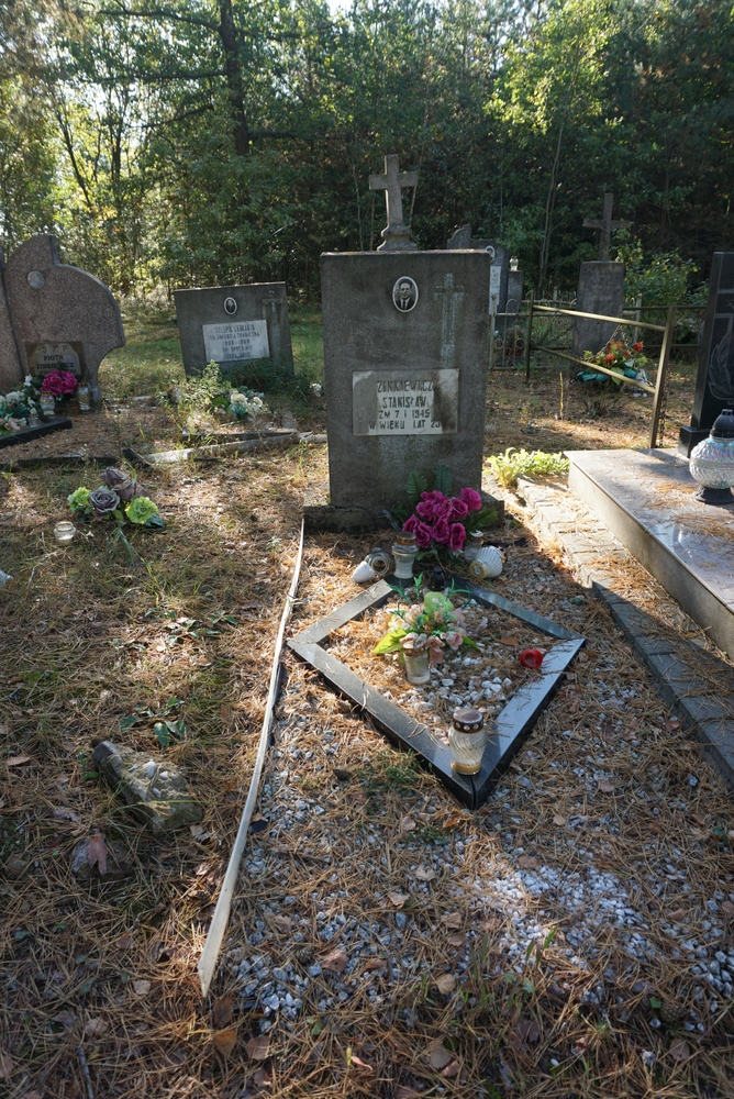 Groby żołnierzy Armii Krajowej lub ofiar II wojny światowej