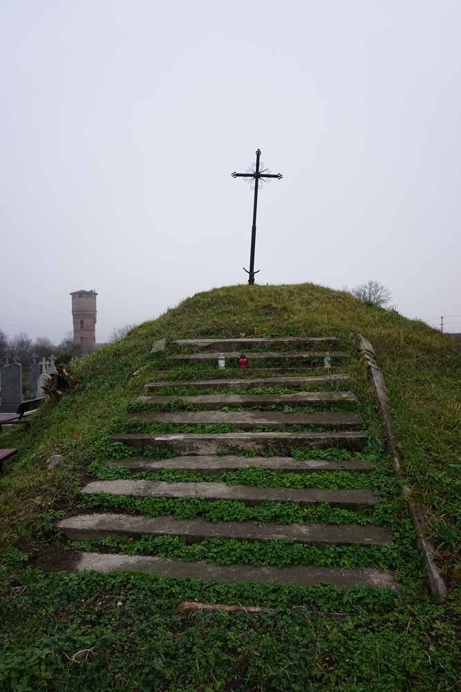 Grave of Polish soldiers from the Polish-Ukrainian war, commemorated by a cross